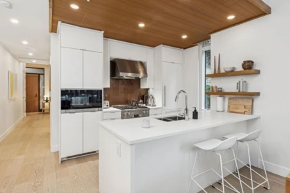 Kitchen Photo of 401 6699 Nelson Avenue, West Vancouver, BC