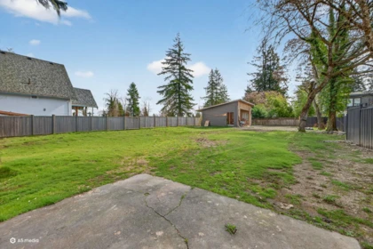 Hot Tub / Spa Photo of 14032 Grosvenor Road, Surrey, BC