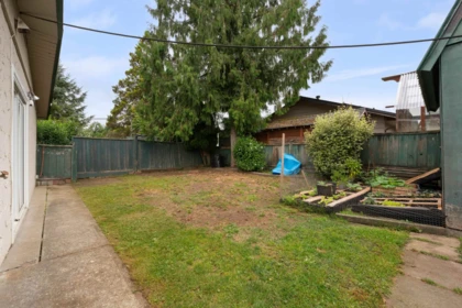 Backyard Photo of 22702 123 Avenue, Maple Ridge, BC