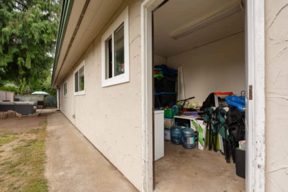 Front Yard Photo of 22702 123 Avenue, Maple Ridge, BC