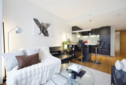 1611 777 Richards Street, Vancouver, BC, Vancouver — Apartment/Condo for sale