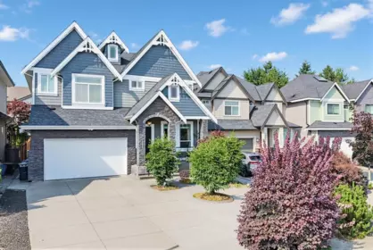 19675 70a Avenue, Langley, BC, Langley — Single Family Residence for sale