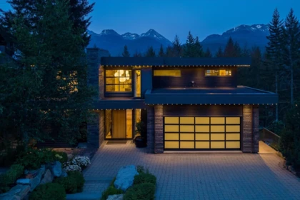 8206 Mountain View Drive, Whistler, BC, Whistler — Single Family Residence for sale