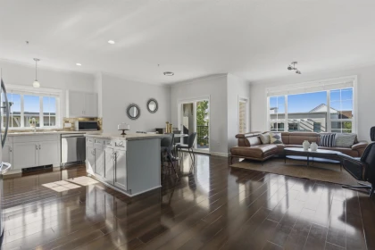 Kitchen Photo of 401 20281 53a Avenue, Langley, BC