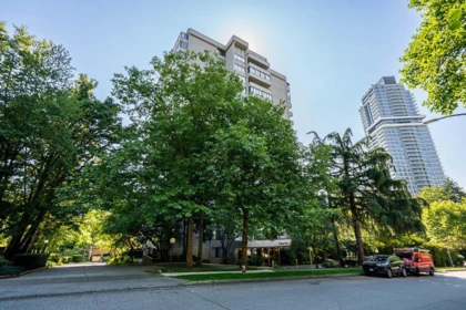 Hallway Photo of 404 2020 Bellwood Avenue, Burnaby, BC