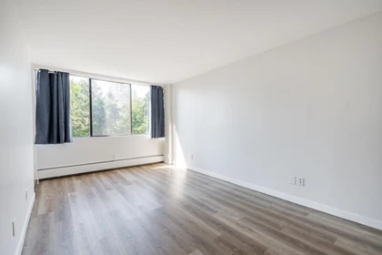 Kitchen Island Photo of 404 2020 Bellwood Avenue, Burnaby, BC