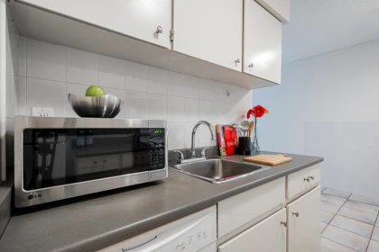 506 9857 Manchester Drive, Burnaby, BC, Burnaby — Apartment/Condo for sale
