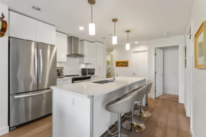 404 719 W 3rd Street, North Vancouver, BC, North Vancouver — Apartment/Condo for sale