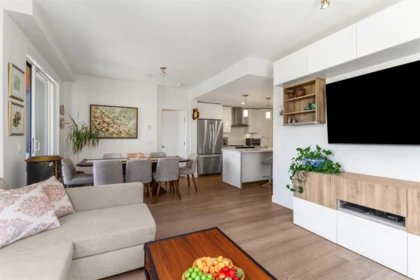 404 719 W 3rd Street, North Vancouver, BC, North Vancouver — Apartment/Condo for sale