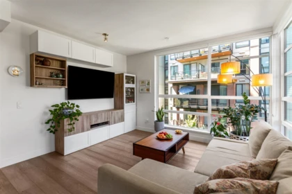 404 719 W 3rd Street, North Vancouver, BC, North Vancouver — Apartment/Condo for sale