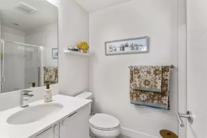 Primary Bedroom Photo of 404 719 W 3rd Street, North Vancouver, BC