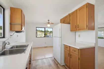 Kitchen Photo of 190 27111 Avenue, Langley, BC