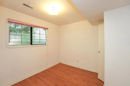 Powder Room Photo of 15309 95a Avenue, Surrey, BC