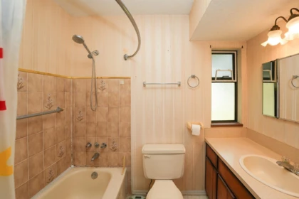 Primary Bedroom Photo of 15309 95a Avenue, Surrey, BC