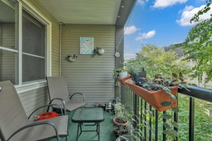 Family Room Photo of 419 12083 92a Avenue, Surrey, BC