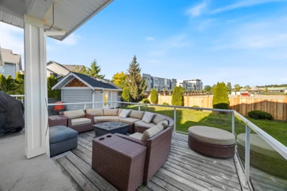 Breakfast Nook Photo of 17433 1 Avenue, Surrey, BC
