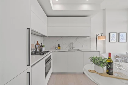 Kitchen Island Photo of 1004 8415 Granville Street, Vancouver, BC