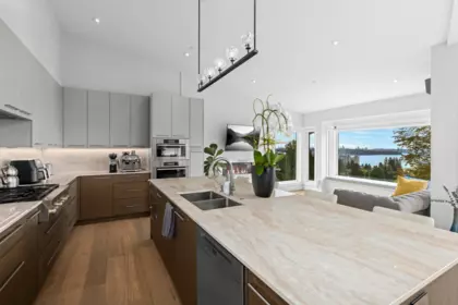 Kitchen Island Photo of 2512 Palmerston Avenue, West Vancouver, BC