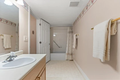 Hot Tub / Spa Photo of 11 3354 Horn Street, Abbotsford, BC