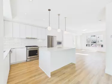 Kitchen Photo of 85 16561 17a Avenue, Surrey, BC