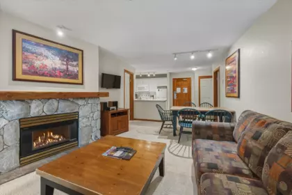 126 4800 Spearhead Drive, Whistler, BC, Whistler — Apartment/Condo for sale