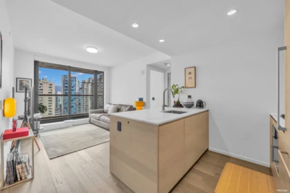 1404 1482 Robson Street, Vancouver, BC, Vancouver — Apartment/Condo for sale