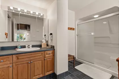 Powder Room Photo of 46094 Gore Avenue, Chilliwack, BC