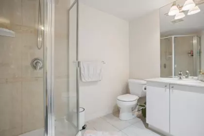 Primary Bathroom Photo of 1005 1328 W Pender Street, Vancouver, BC