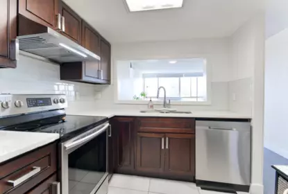 Breakfast Nook Photo of 702 14881 103a Avenue, Surrey, BC