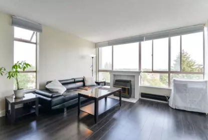 Dining Area Photo of 702 14881 103a Avenue, Surrey, BC