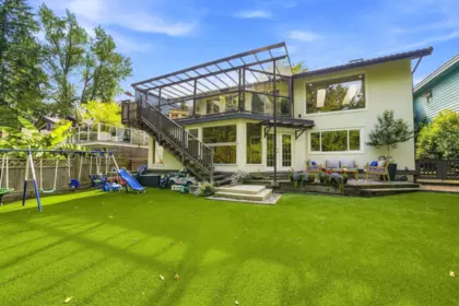 Garden / Landscaping Photo of 2360 Mackay Avenue, North Vancouver, BC
