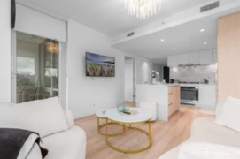 1902 1500 Fern Street, North Vancouver, BC