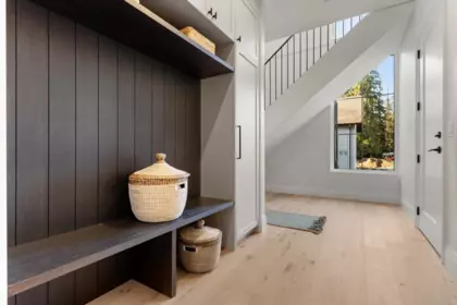 Staircase Photo of 32276 Silver Creek Drive, Mission, BC