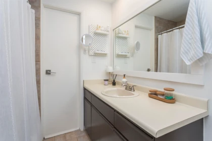 Hot Tub / Spa Photo of 1975 W 13th Avenue, Vancouver, BC