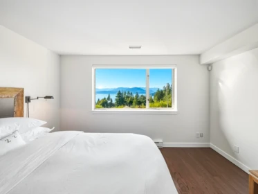 Hallway Photo of 8547 Seascape Court, West Vancouver, BC