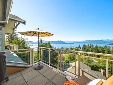 Powder Room Photo of 8547 Seascape Court, West Vancouver, BC