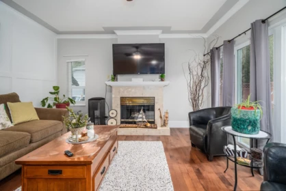 Living Room Photo of 2237 Mountain Drive, Abbotsford, BC