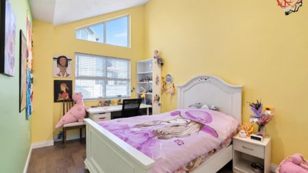 Laundry Room Photo of 408 1485 Parkway Boulevard, Coquitlam, BC