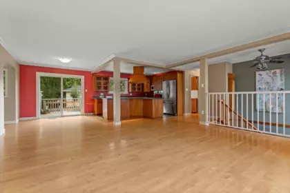 Kitchen Island Photo of 2629 Sunnyside Crescent, Abbotsford, BC