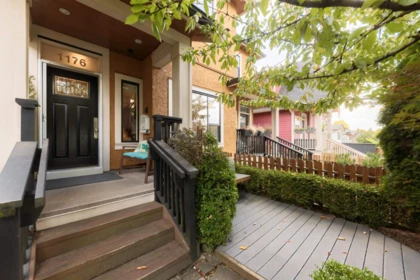 1176 E King Edward Avenue, Vancouver, BC, Vancouver — Half Duplex for sale