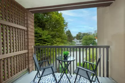 307 9857 Manchester Drive, Burnaby, BC, Burnaby — Apartment/Condo for sale