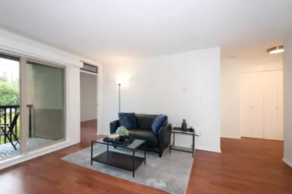 307 9857 Manchester Drive, Burnaby, BC, Burnaby — Apartment/Condo for sale