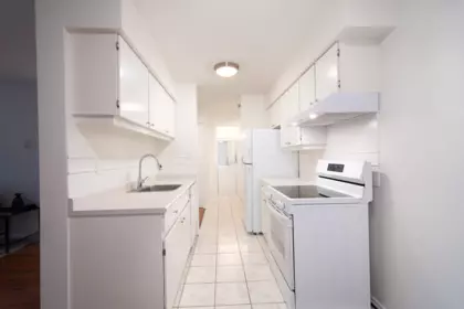 Walk-In Closet Photo of 307 9857 Manchester Drive, Burnaby, BC