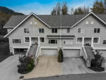 15 1200 Edgewater Drive, Squamish, BC, Squamish — Townhouse for sale