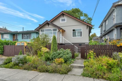 7489 17th Avenue, Burnaby, BC, Burnaby — Single Family Residence for sale
