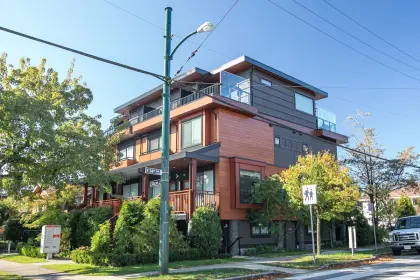 2498 E 34th Avenue, Vancouver, BC, Vancouver — Townhouse for sale