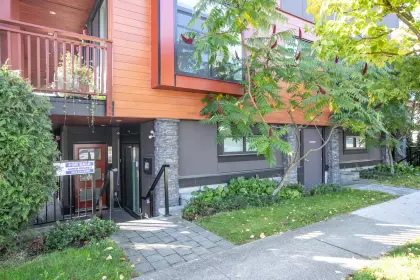 2498 E 34th Avenue, Vancouver, BC, Vancouver — Townhouse for sale