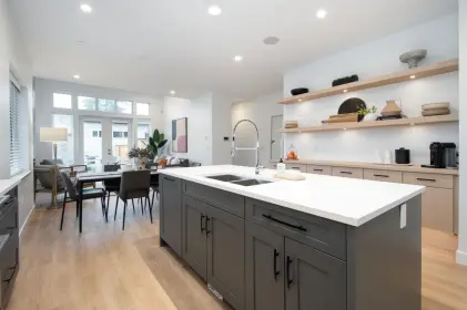 354 14th West Street, North Vancouver, BC, North vancouver — Half Duplex for sale