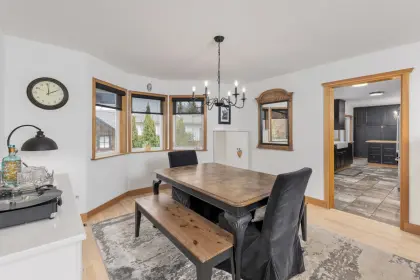 1008 Windsor Place, Squamish, BC, Squamish — Single Family Residence for sale