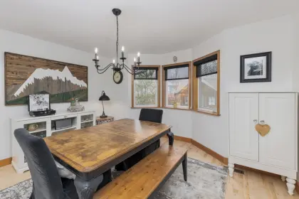 1008 Windsor Place, Squamish, BC, Squamish — Single Family Residence for sale